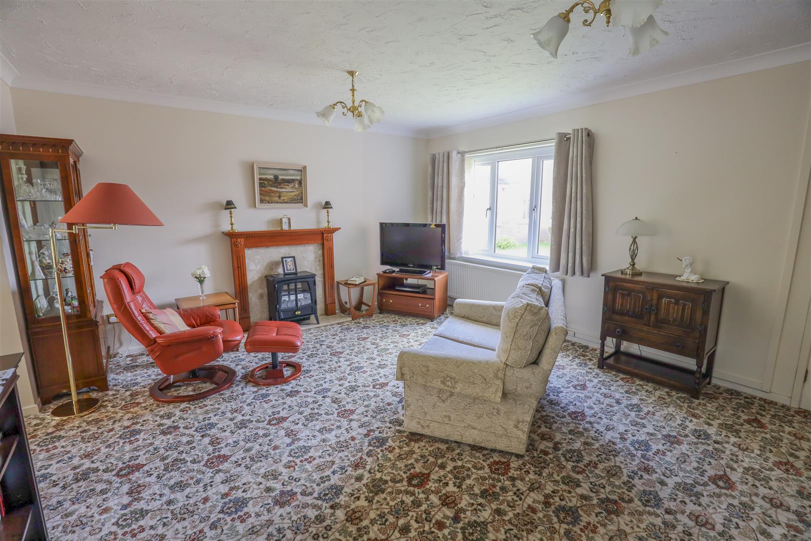 24 Middlegate Court, Cowbridge, Vale Of Glamorgan, CF71 7EF